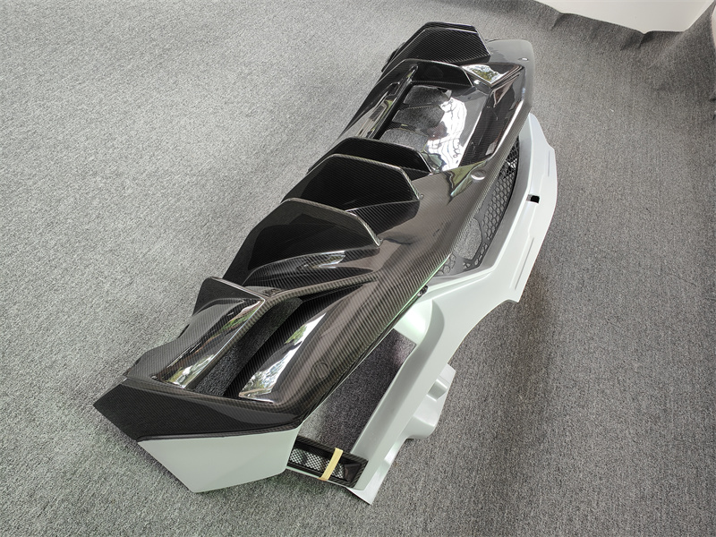 Model Kit Lamborghini - Nieuwe Half Carbon Fiber Achterbumper Bodykit